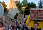 Po protestoch a tlaku EU Zelenskyj prislubil zmenu zakona proti korupcii