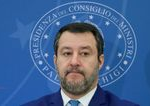 Taliansky vicepremier sa opat postavi pred sud pre lode s utecencami