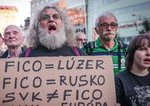 Alojz Hlina a Nikita Slovak priviedli tisice ludi na Namestie SNP v Bratislave