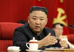 Neocakavane podanie ruk Kim Cong un a juhokorejsky predseda parlamentu sa stretli pred vojenskou prehliadkou v Pekingu