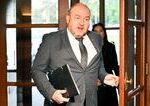 Tipos a minister Huliak rozdali seniorom seky peniaze nie su kryte