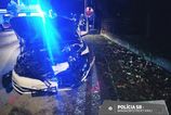 Zrazka na krizovatke v Revucej Rozbite policajne auto a osobne auta