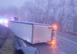 Na juhu Slovenska doslo ku zrazke kamiona s osobnym autom Policajti zverejnili video zo miesta nehody
