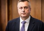 SNS ustupila Z parlamentu stahuje nizsie tresty za extremizmus aj zmeny v statnych symboloch