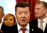 Tomio Okamura celi obvineniam v kauze kontroverznych predvolebnch plagatov oznacuje ich za utok na slobodu prejavu