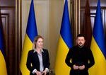 pochybna buducnost dodavok ropy vyvolava obavy na slovensku aj v madarsku poskodeny ropovod druzba zvysuje napatie v regione