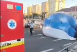 Drama na kosickom nebi Po zrazke dvoch balonov musel jeden nudzovo pristadat pri nakupnom centre