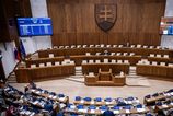 Poslancov caka maraton pred prazdninami na programe schodze je vyse 180 bodov a niekolko noviel