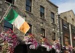 Dublin ziari na jar tehlovymi domami a parkmi Mierne pocasie je idealne na nakupy prechadzky a posedeniu v baroch