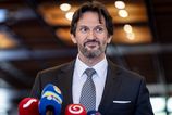 opozine kdh utoi na kaliniaka kvoli presovskej nemocnici hrozi mu odvolanie z funkcie ministra obrany