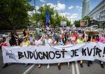 Dve namestia dve Slovenska Na jednom namestii ziadali viac prav na druhom ochranu tradicnej rodiny