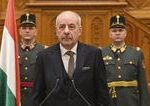 Madarsky prezident vaha s podpisom ustavnej novely meni pravidla pre sudcov aj prezidenta