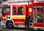 Poziar skladky zahalil Horne Opatovce hustym dymom V Ziari nad Hronom zasahuje desiatky hasicov