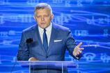 Robert Fico nie je Konstantin Filozof Ohliza sa do minulosti pretoze sa boji pritomnosti komentar Martina Behula