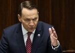 Sikorski varuje pred Kremlom no upokojuje Polsko Podla neho Ukrajina brani NATO pred ruskym utokom