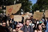 V Kyjeve sa opat rozprudili protesty proti kartonov Ludom sa nepaci odvolanie popularneho ministra obrany