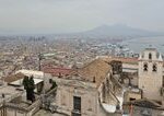 Posvatna pizza a chaos na uliciach Neapola v dialke prach Pompeji Viete ze na Capri premava specialna lanovka