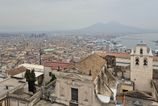 Posvatna pizza a chaos na uliciach Neapola v dialke prach Pompeji Viete ze na Capri premava specialna lanovka