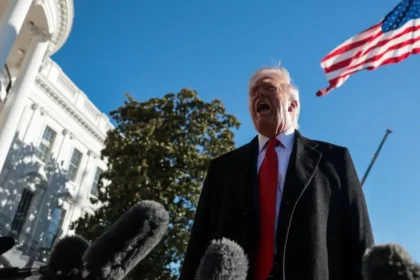 Biely dom po chaose opäť vpustil novinárov CNN, MS NOW a Politico