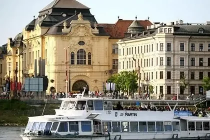Bratislavský prístav v centre sporu. SPaP odmieta obvinenia z monopolu