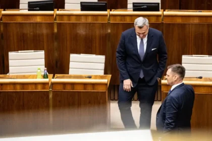 Danko sa vysmial Tarabovi na schodoch a zosadil ho. Koalíciu čakajú náročné dni