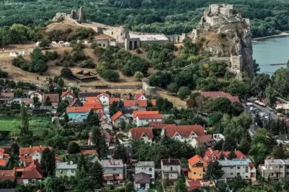 Devín čaká konsolidácia, dlh bude v apríli 2027 nevymožiteľný