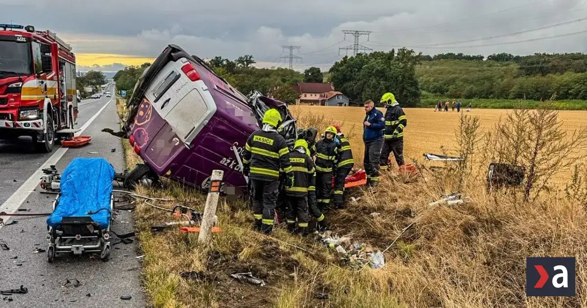 Dopravná nehoda uzavrela cestu v okrese Košice-okolie, zasahuje vrtuľník