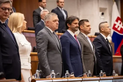 Januárové voľby by mohli pomôcť Smeru, tvrdí politológ