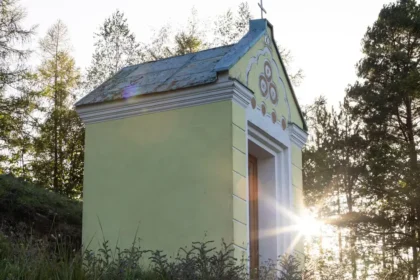 Jesenný deň prinesie na Slovensko slabé zrážky, a to hlavne večer