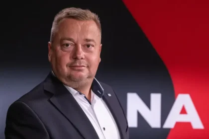 Migráciu potrebujeme, inak ekonomika skolabuje a firmy odídu, tvrdí Hošták