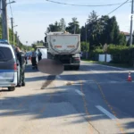 Nákladné auto zrazilo 72-ročnú chodkyňu pri vchádzaní na cestu, zraneniam podľahla
