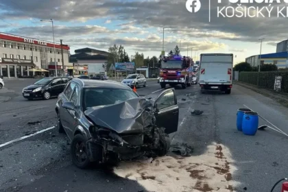 Nehoda na ceste na východ: zrazili sa tri autá, polícia odporúča obchádzku