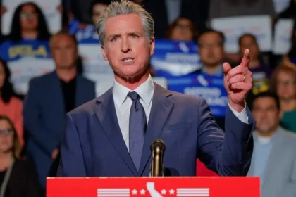Newsom nechce súperiť s Harrisovou o Biely dom, tvrdí, že by to pomohlo republikánom
