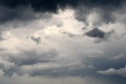 Oblačnosť a dážď zasiahnu Slovensko, dáždniky si pripravte už v noci