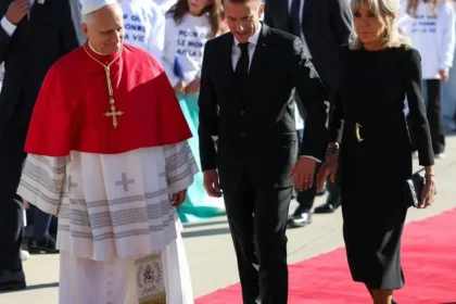 Pápež Lev XIV. je vo Francúzsku. Témami sú AI, mladí a budúcnosť Európy