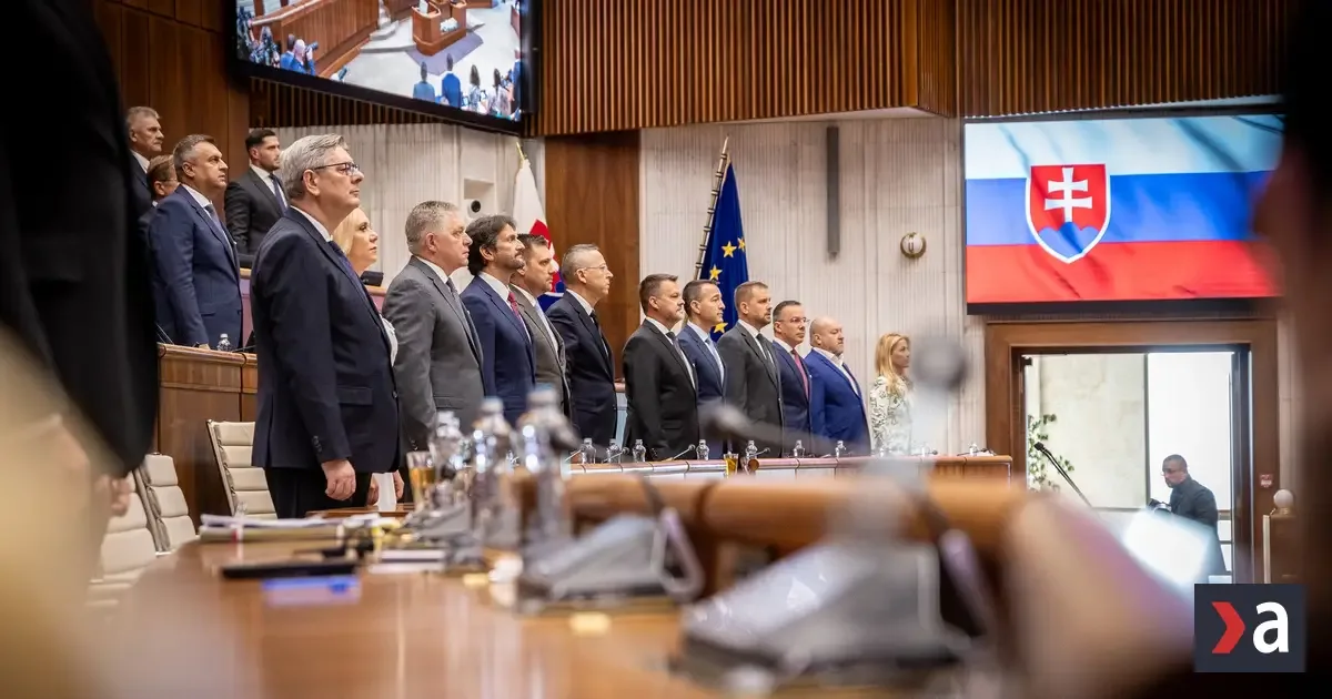Parlament pokračuje v rokovaní, Vallo, Droba a lídri opozície s vyhlásením