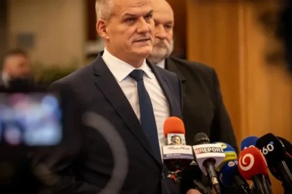 Parlament schválil novelu zákona, ktorá umožní nepočujúcim získať zbrojné preukazy E a F