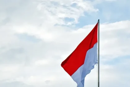 Pátranie po nezvestných z potopeného trajektu v Jávskom mori pokračuje ďalší týždeň