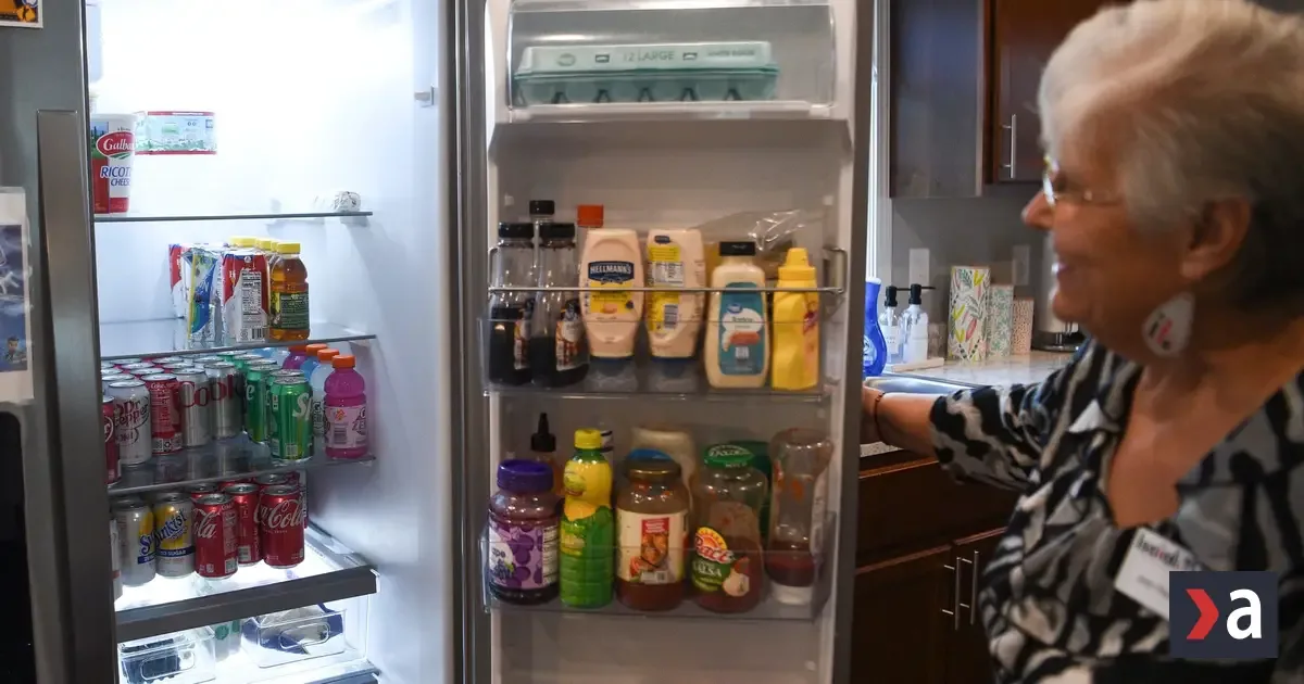 Po obede vás o hodinu ťahá do chladničky? Má to logické vysvetlenie