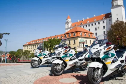 Policajti dostanú nové motorky za vyše tri milióny eur