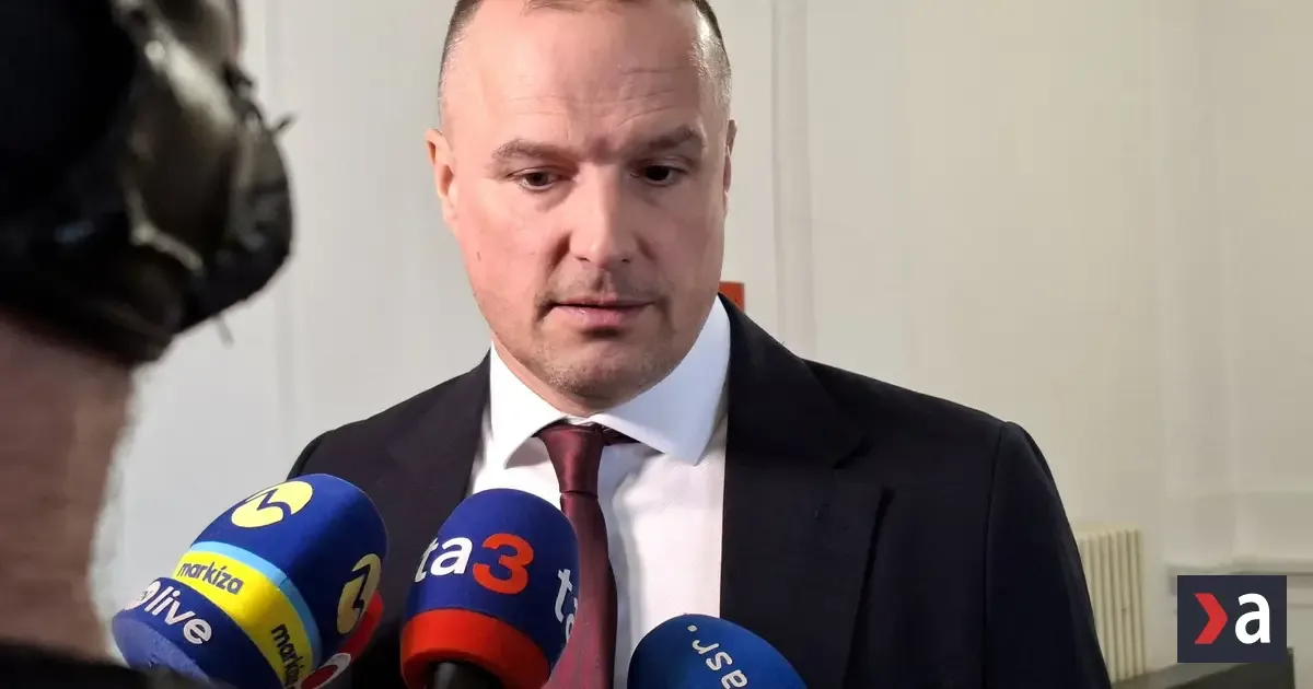 Poradca premiéra Davida Lindtnera má začiatkom novembra predstúpiť pred odvolací súd.