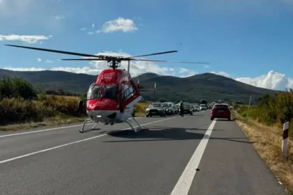 Pri Sečovciach sa zrazilo auto s maloletým dieťaťom. Zasahoval aj záchranársky vrtuľník