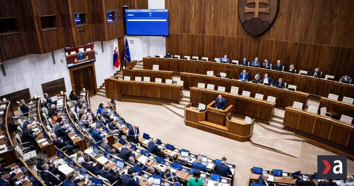 Rušný deň v parlamente: Na programe novely aj odvolávanie dvoch ministrov