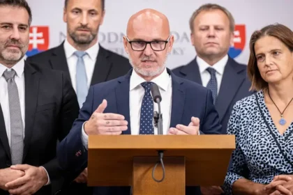 SaS: Vláda zlyhala pri sviatku a ekonomike