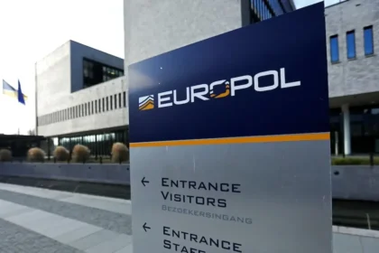 Šesť osôb zatknutých pre pašovanie migrantov v štyroch krajinách
