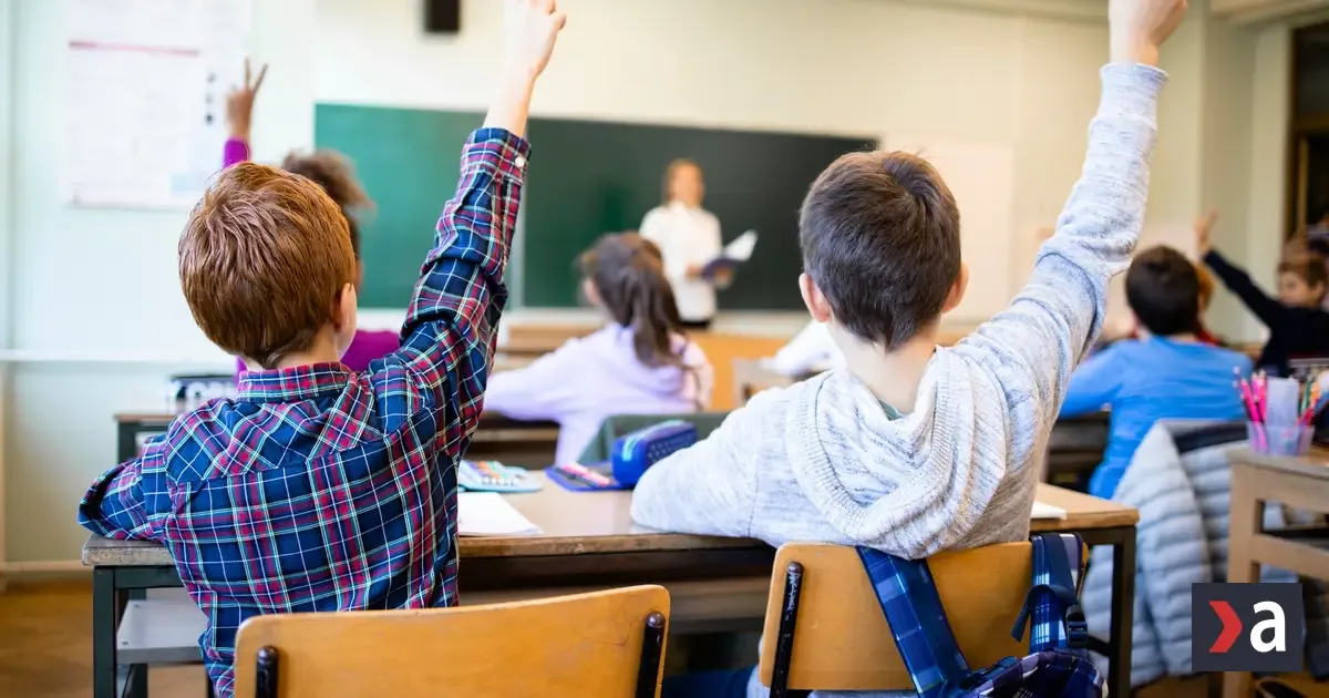 Školám chýbajú pedagogickí asistenti, ministerstvo plánuje navýšiť ich počty