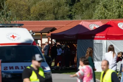 Stav zranenej žiačky po útoku v Staškove je stále mimoriadne vážny