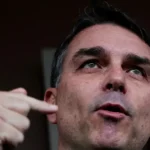 Syna Jaira Bolsonara vyšetrujú pre korupciu. Má súperiť s Lulom