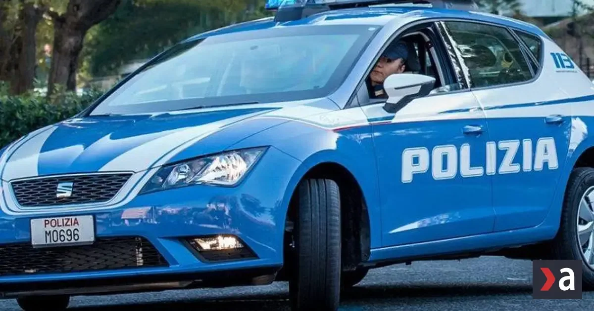 Trinásťročný žiak v Ríme napadol učiteľku nožom, zastavil ho spolužiak z Konga