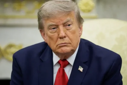 Trump vyzval Zelenského, aby Ukrajina prestala útočiť na ruské naftové zariadenia